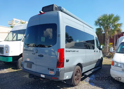 2022 Mercedes-Benz Sprinter 2500 Standard Roof V6 z USA, uszkodzony, nr VIN W1X4EBHY2NP453575